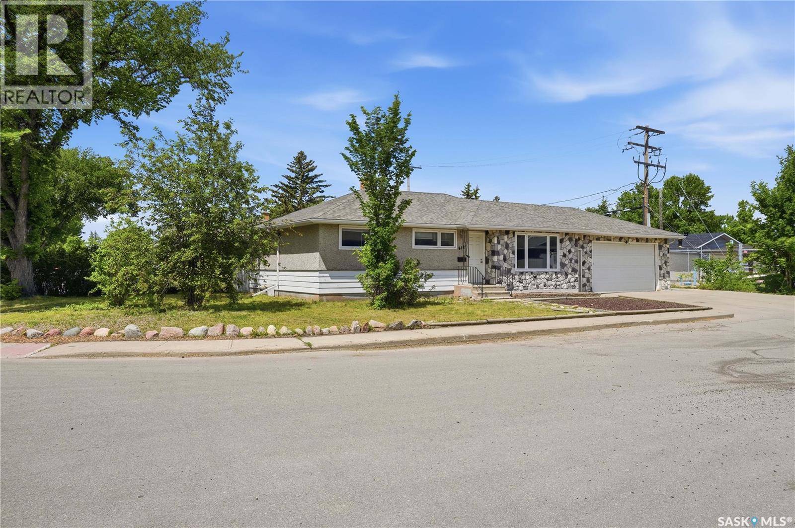 412 Montreal Street N, Regina, Saskatchewan S4R 5C7 - Photo 3 - SK039713