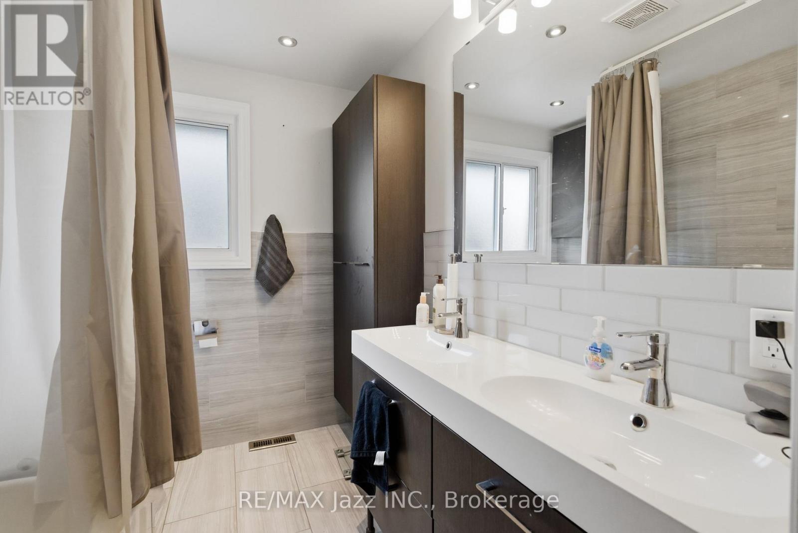 Upper Floor - 1235 Somerville Street, Oshawa, Ontario  L1G 4L1 - Photo 15 - E13457904