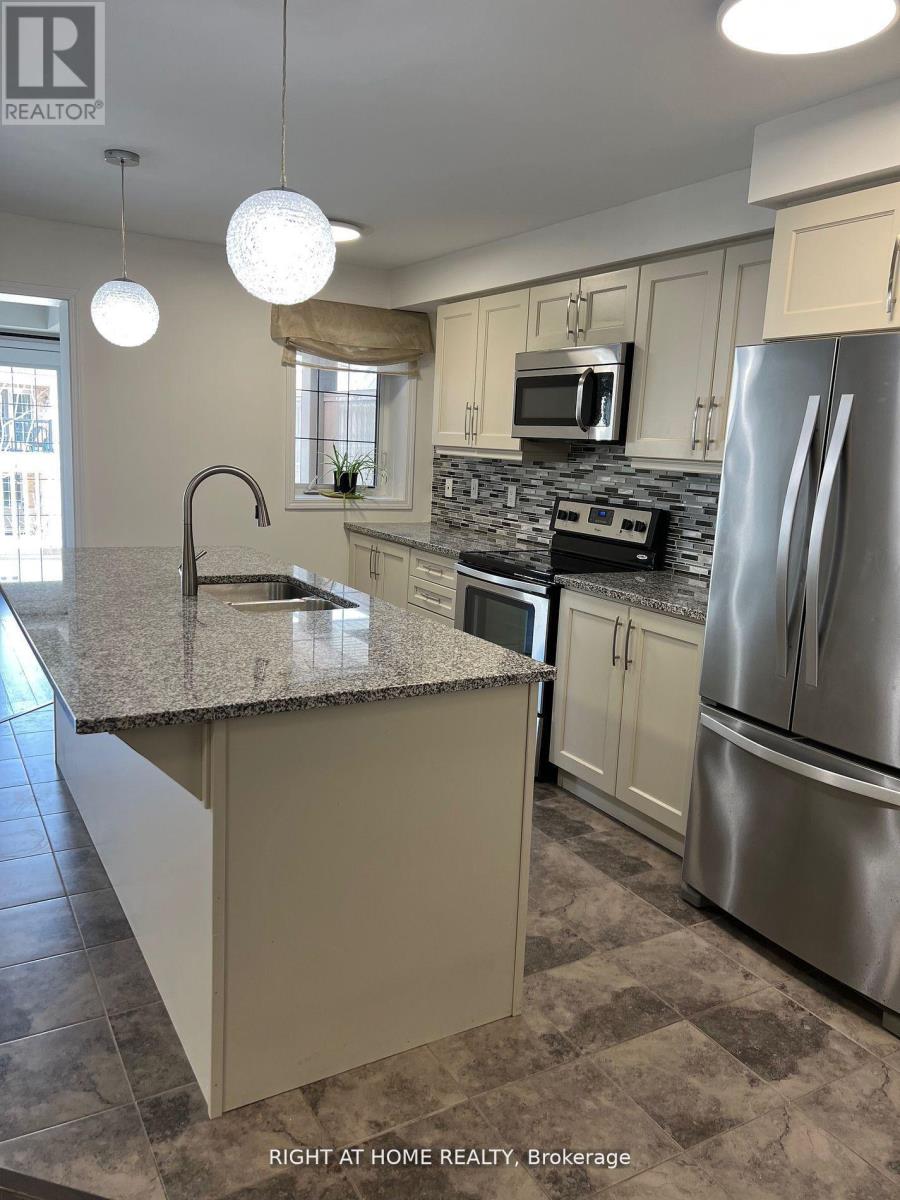 3060 Mistletoe Gardens, Oakville, Ontario  L6M 4M2 - Photo 3 - W13457988