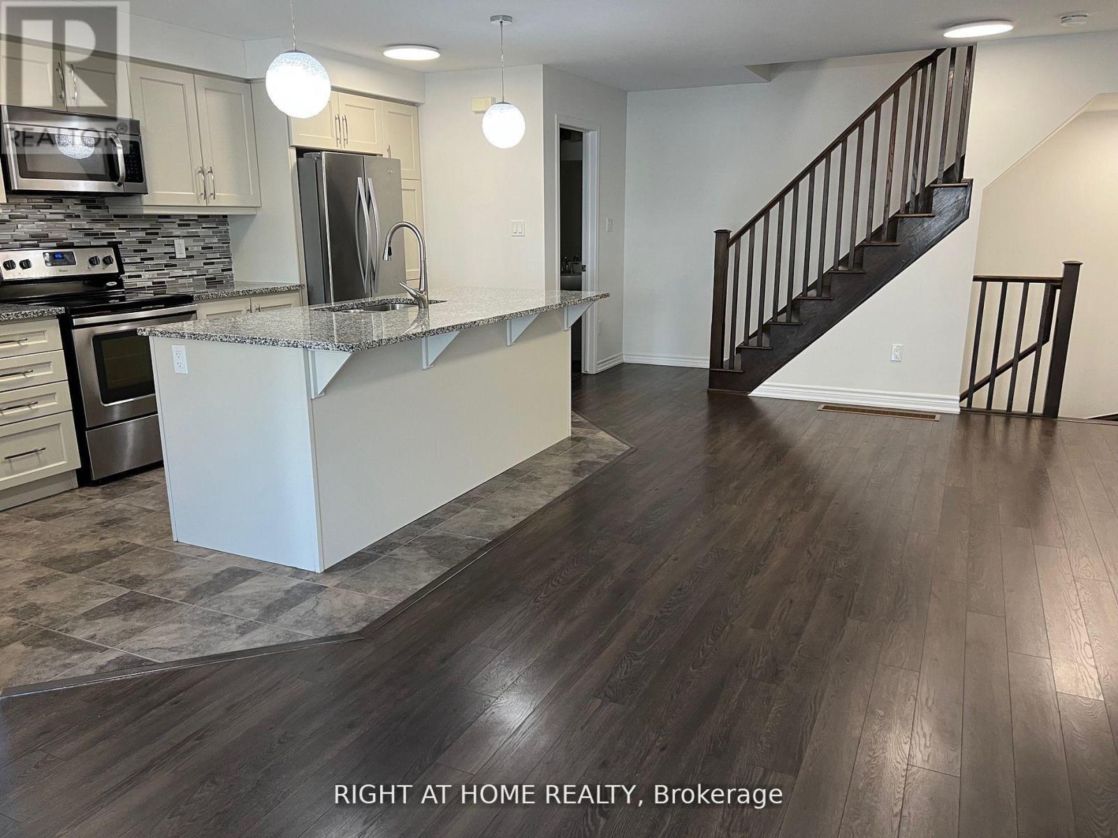 3060 Mistletoe Gardens, Oakville, Ontario  L6M 4M2 - Photo 4 - W13457988
