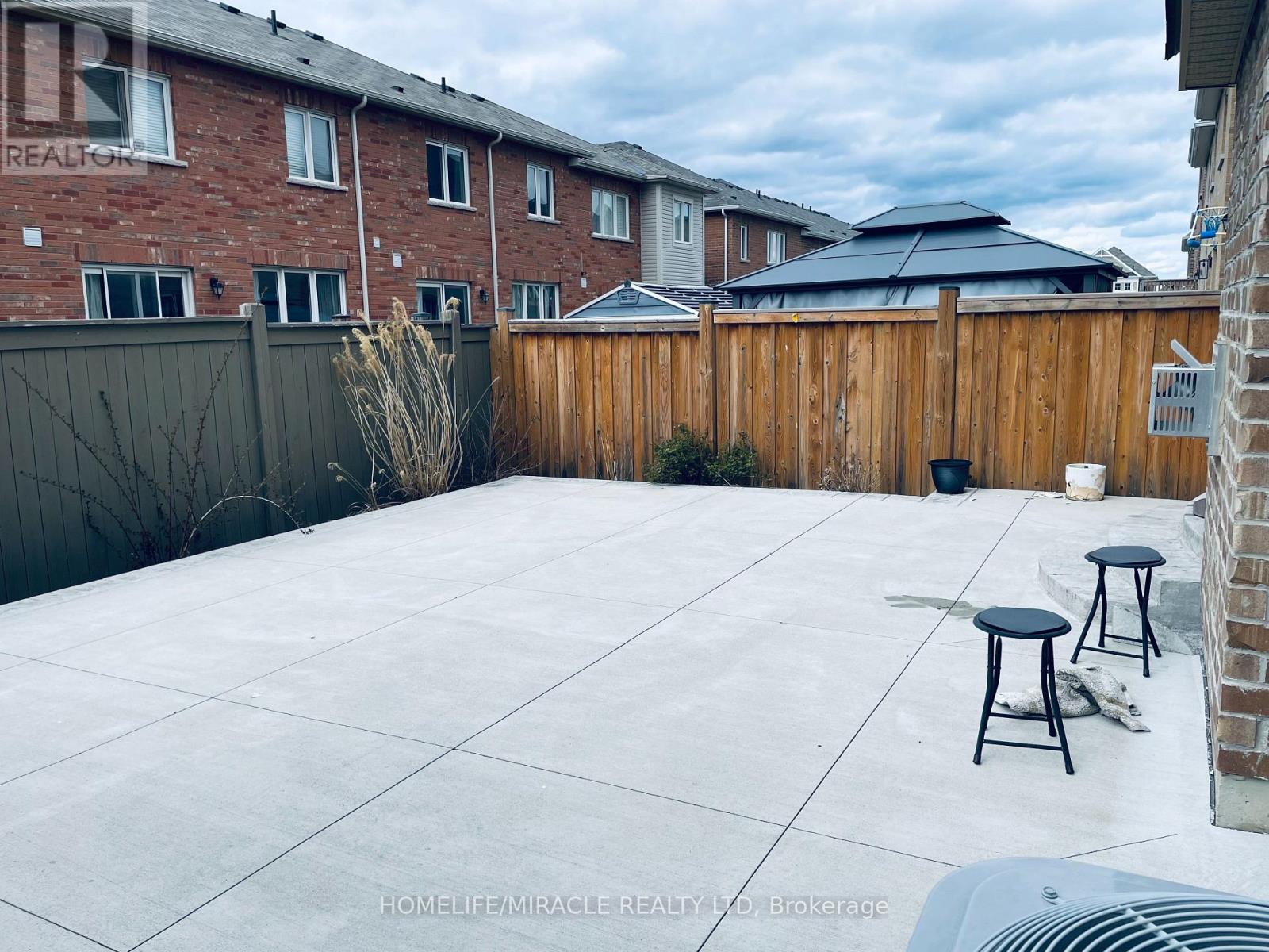 299 Whitlock Avenue, Milton, Ontario  L9T 6E9 - Photo 8 - W13457994