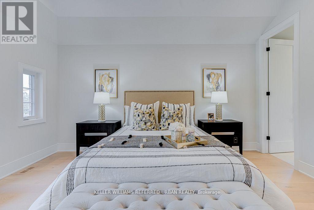 16a Maple Avenue N, Mississauga, Ontario  L5H 2S1 - Photo 22 - W13458010