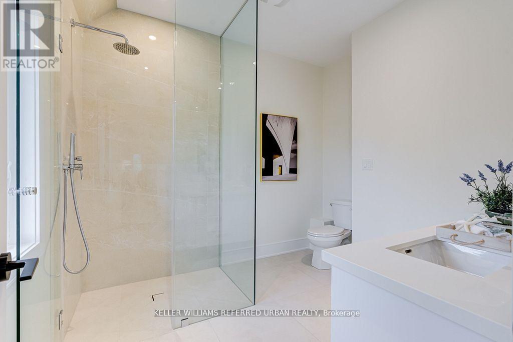 16a Maple Avenue N, Mississauga, Ontario  L5H 2S1 - Photo 24 - W13458010