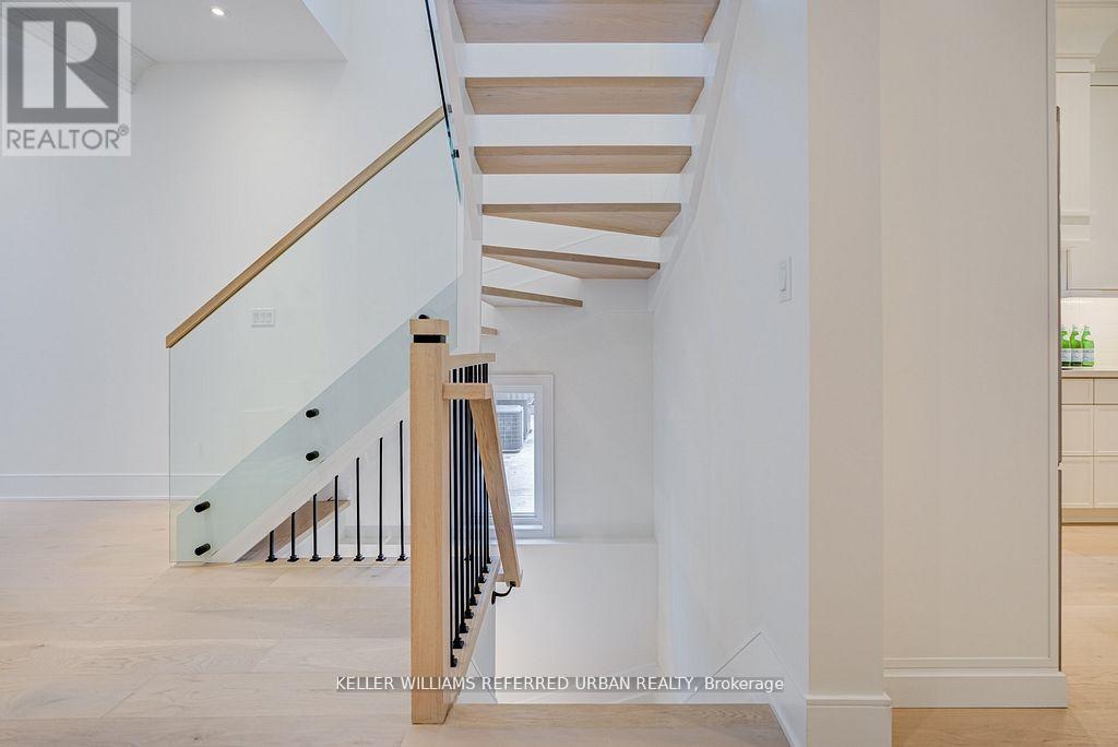 16a Maple Avenue N, Mississauga, Ontario  L5H 2S1 - Photo 34 - W13458010