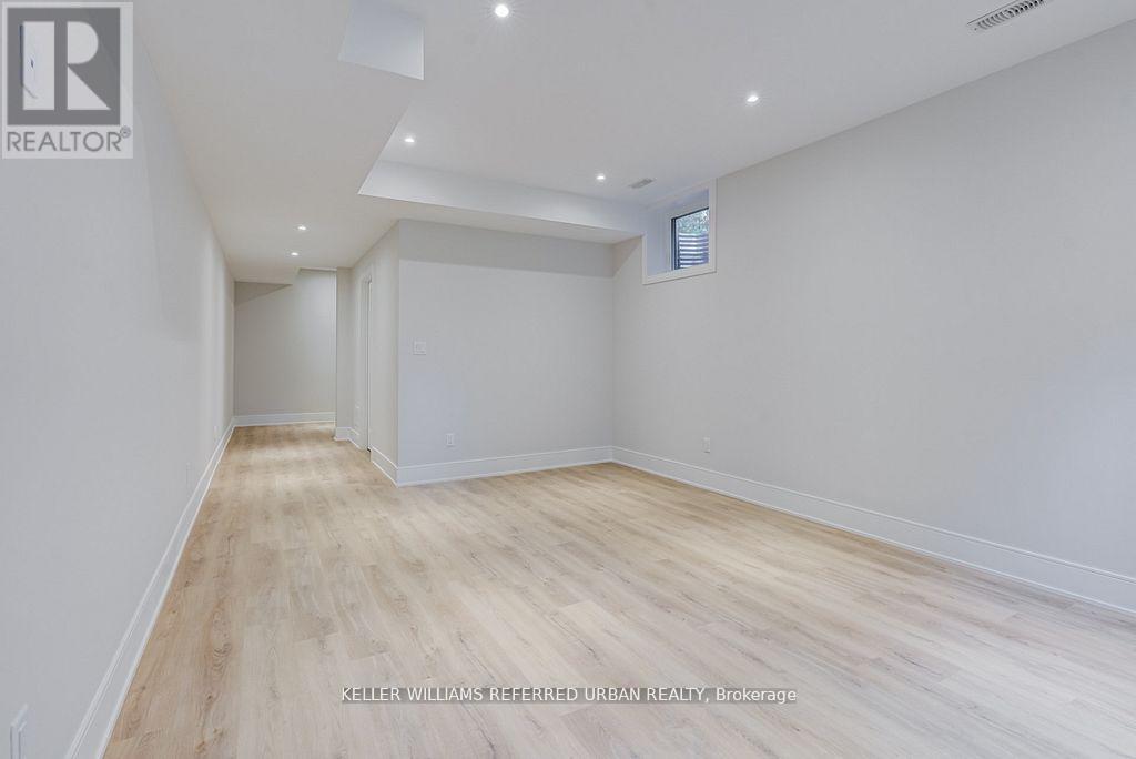 16a Maple Avenue N, Mississauga, Ontario  L5H 2S1 - Photo 35 - W13458010
