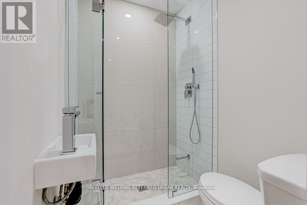 16a Maple Avenue N, Mississauga, Ontario  L5H 2S1 - Photo 36 - W13458010