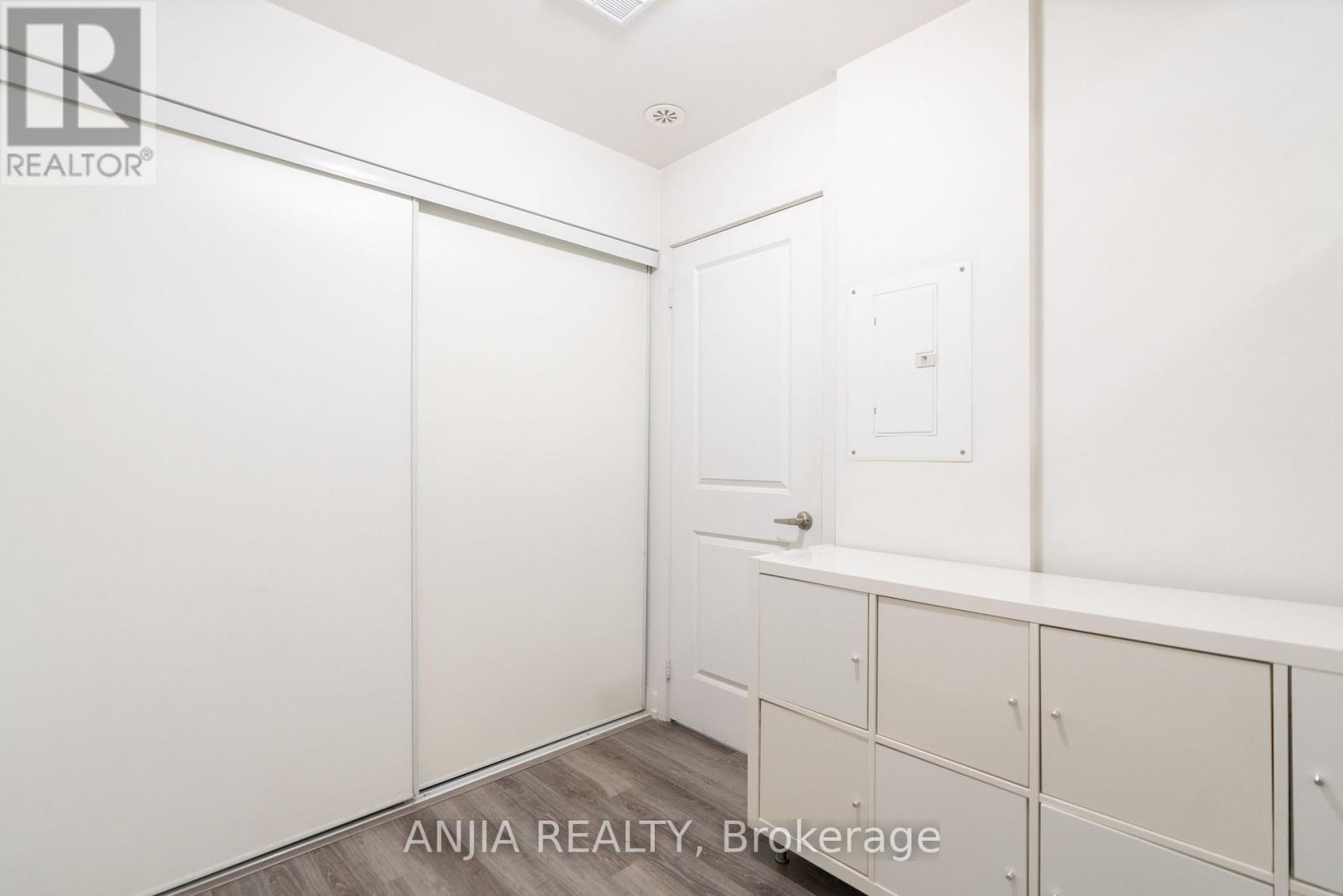 33 - 869 Wilson Avenue, Toronto, Ontario M3K 0A4 - Photo 13 - W13458064