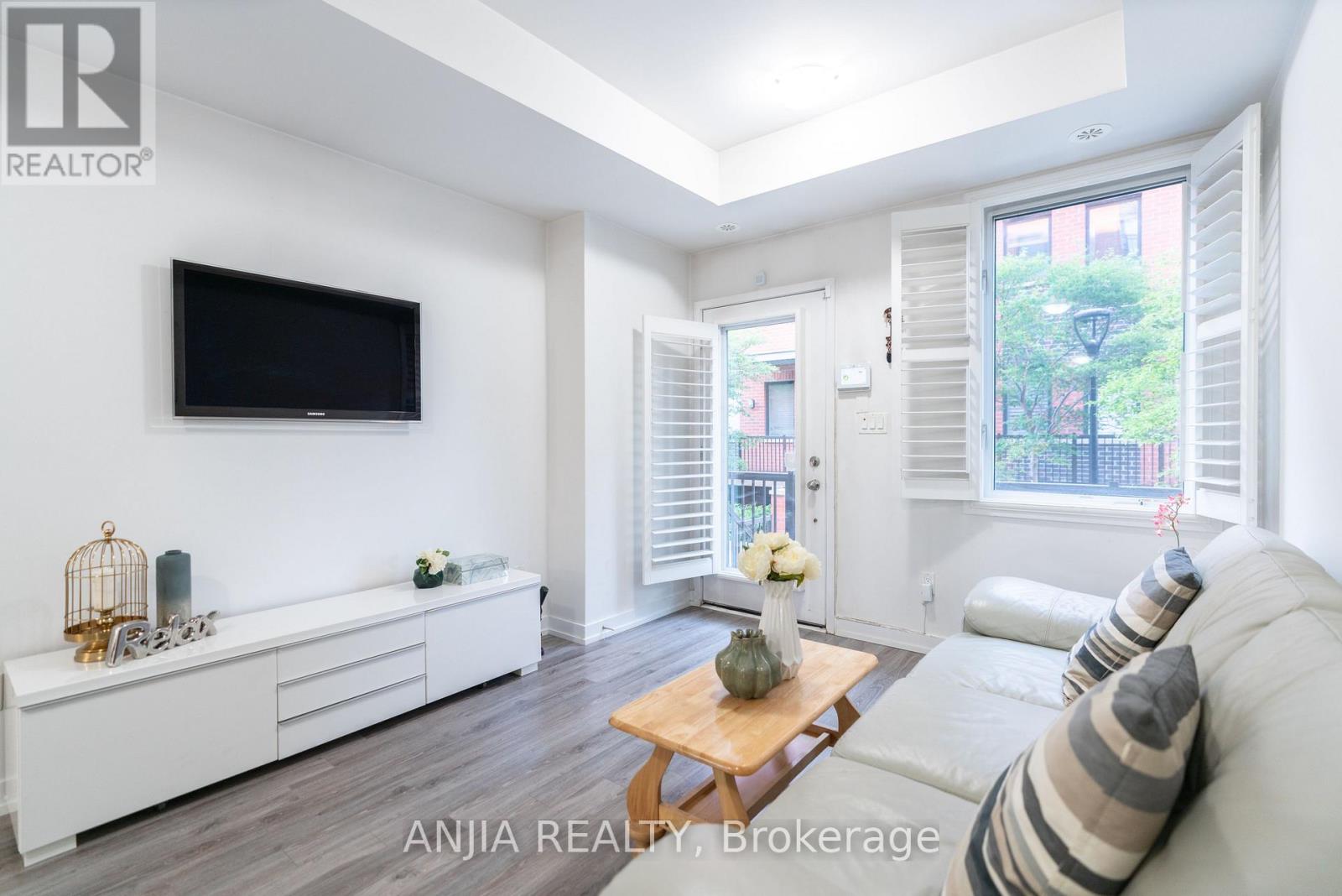33 - 869 Wilson Avenue, Toronto, Ontario M3K 0A4 - Photo 4 - W13458064