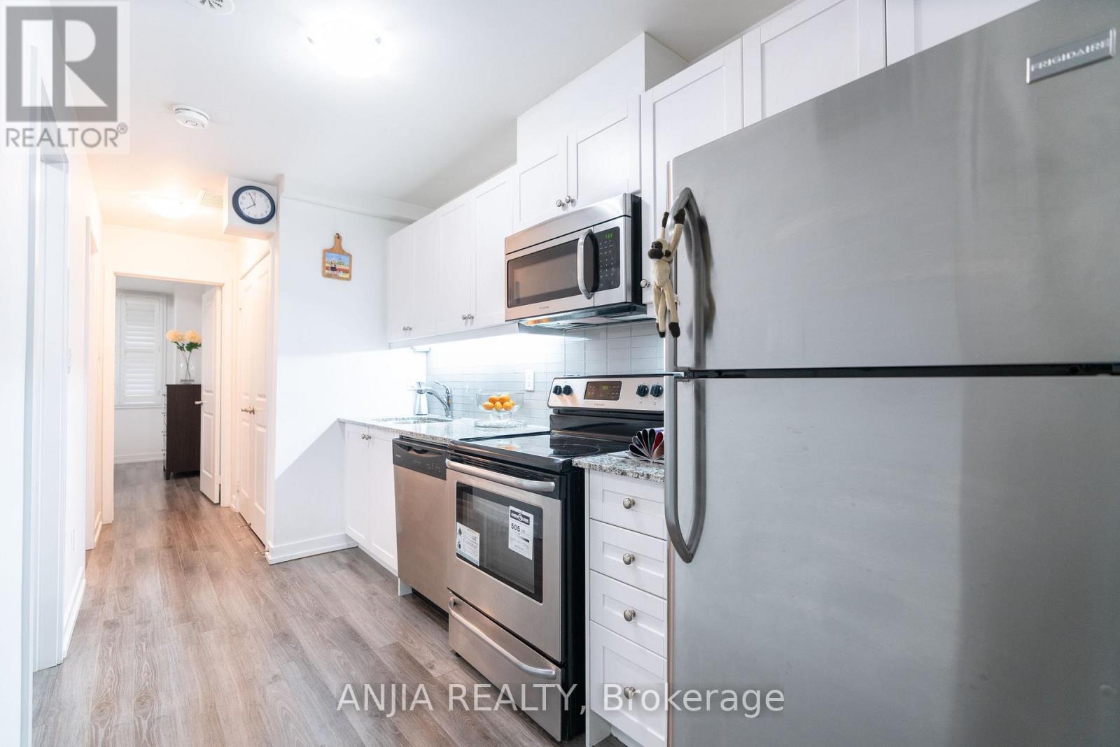 33 - 869 Wilson Avenue, Toronto, Ontario M3K 0A4 - Photo 9 - W13458064