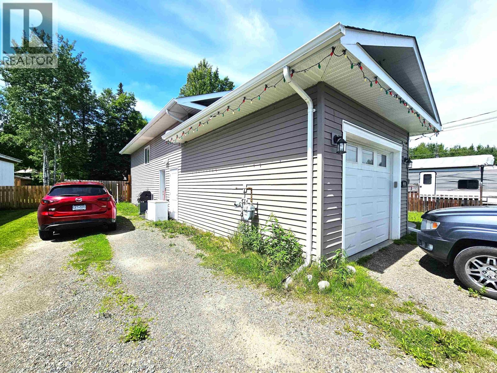 4037 Estavilla Drive, Prince George, British Columbia  V2K 2T8 - Photo 5 - R3136963