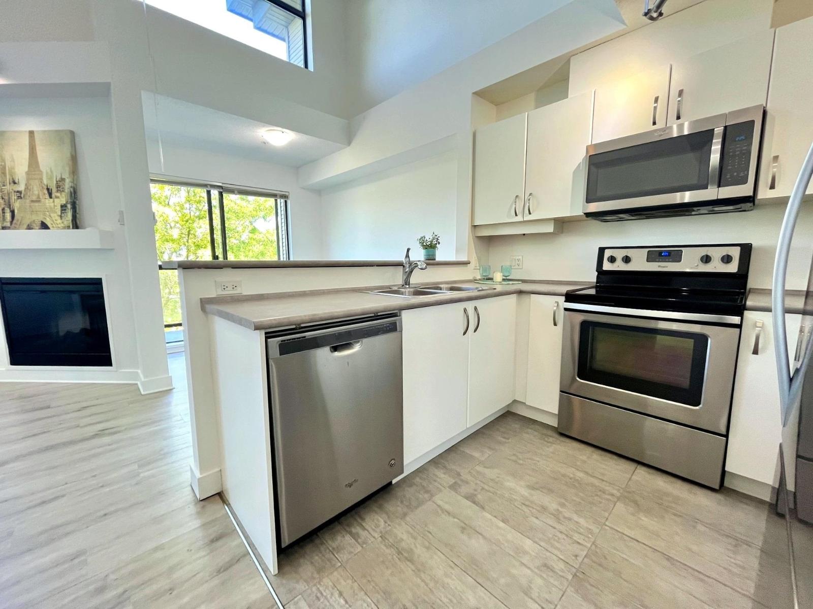 434 10838 City Parkway, Surrey, British Columbia  V3T 5X9 - Photo 8 - R3130095