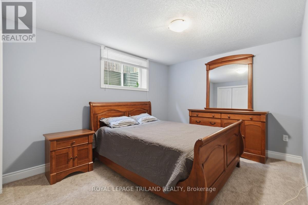 989 Roulston Crescent, London North, Ontario N6H 0E8 - Photo 31 - X13458184