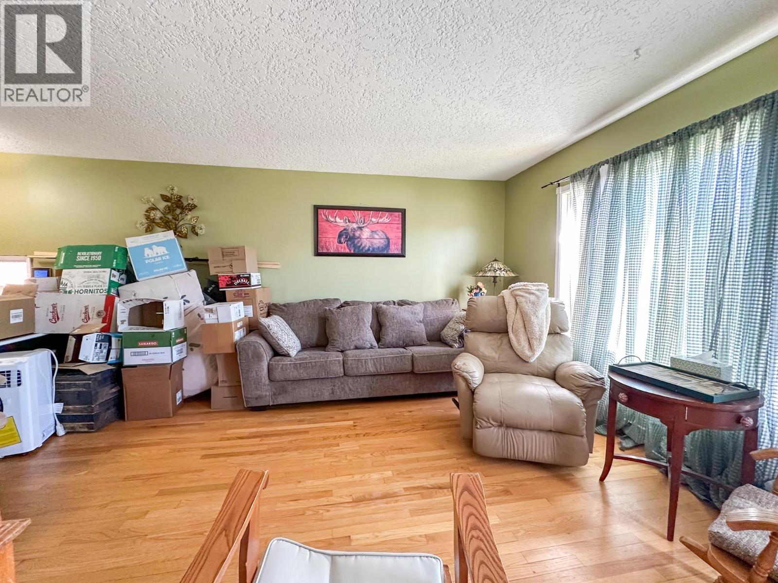19 Ingenika Drive, Mackenzie, British Columbia  V0J 2C0 - Photo 2 - R3137167