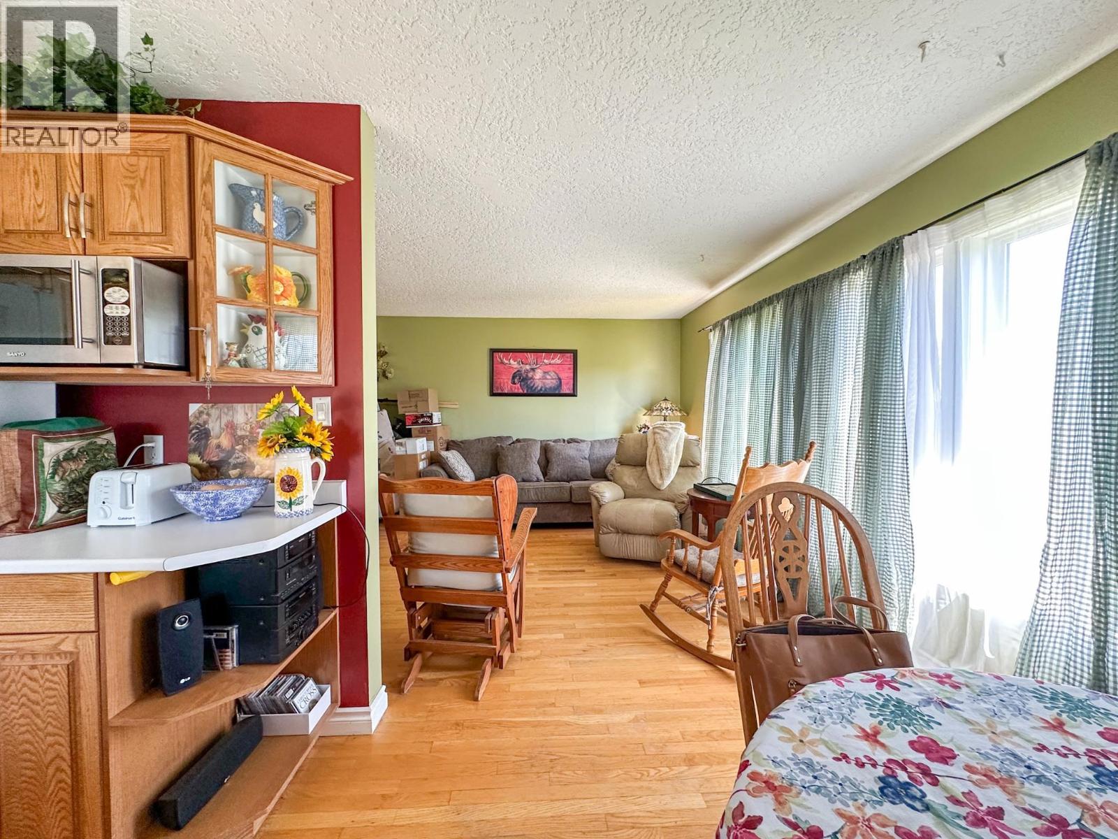 19 Ingenika Drive, Mackenzie, British Columbia  V0J 2C0 - Photo 5 - R3137167