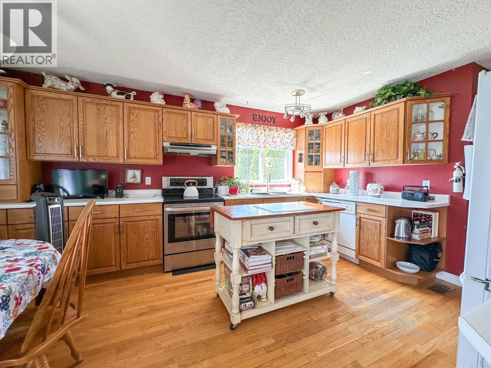 19 Ingenika Drive, Mackenzie, British Columbia  V0J 2C0 - Photo 6 - R3137167