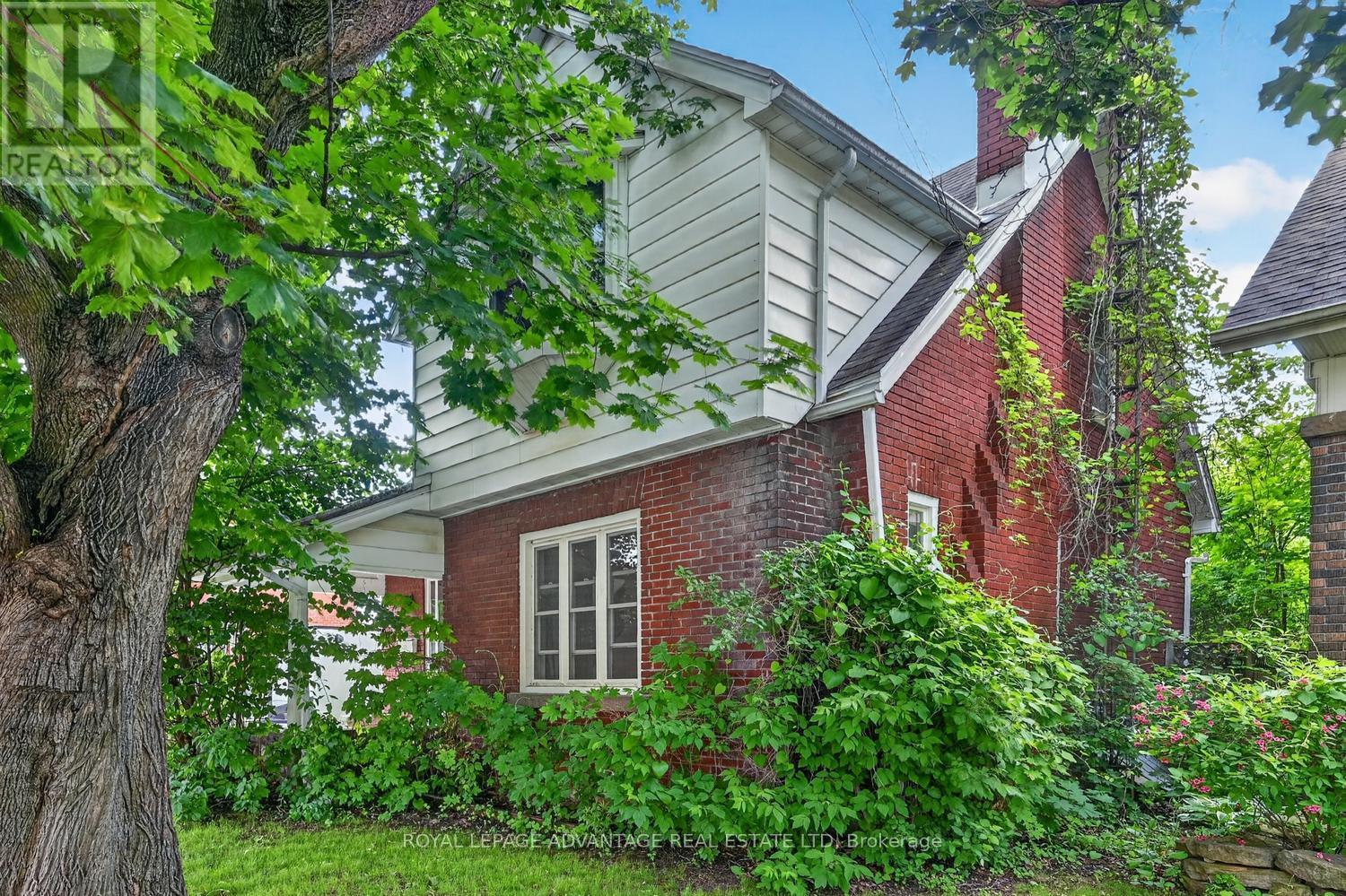 21 GLADSTONE AVENUE, Smiths Falls, Ontario