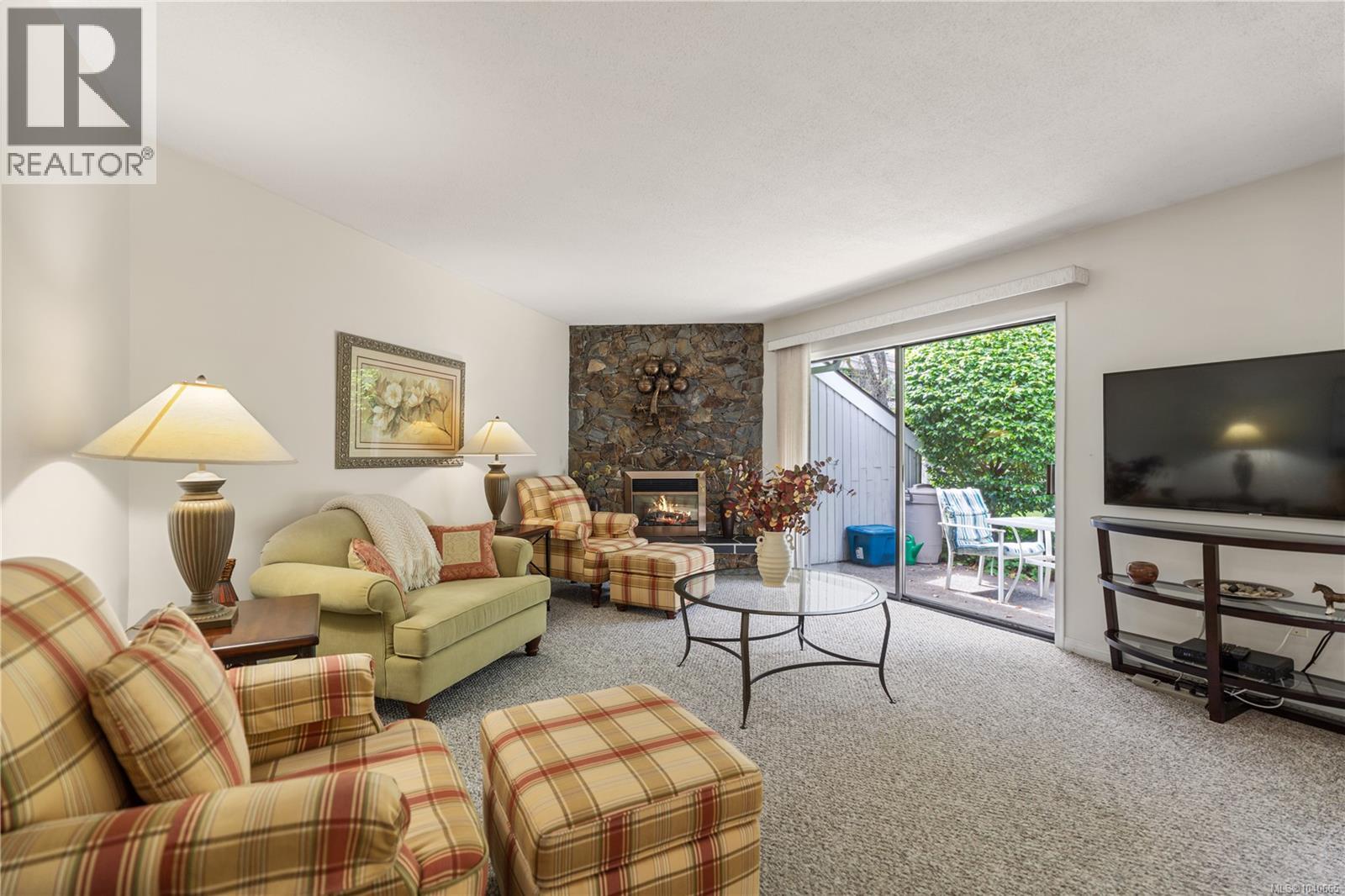 12 4041 Saanich Rd, Saanich, British Columbia  V8X 1Z2 - Photo 10 - 1040665