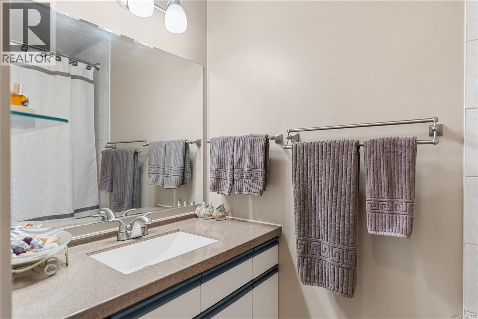 12 4041 Saanich Rd, Saanich, British Columbia  V8X 1Z2 - Photo 20 - 1040665