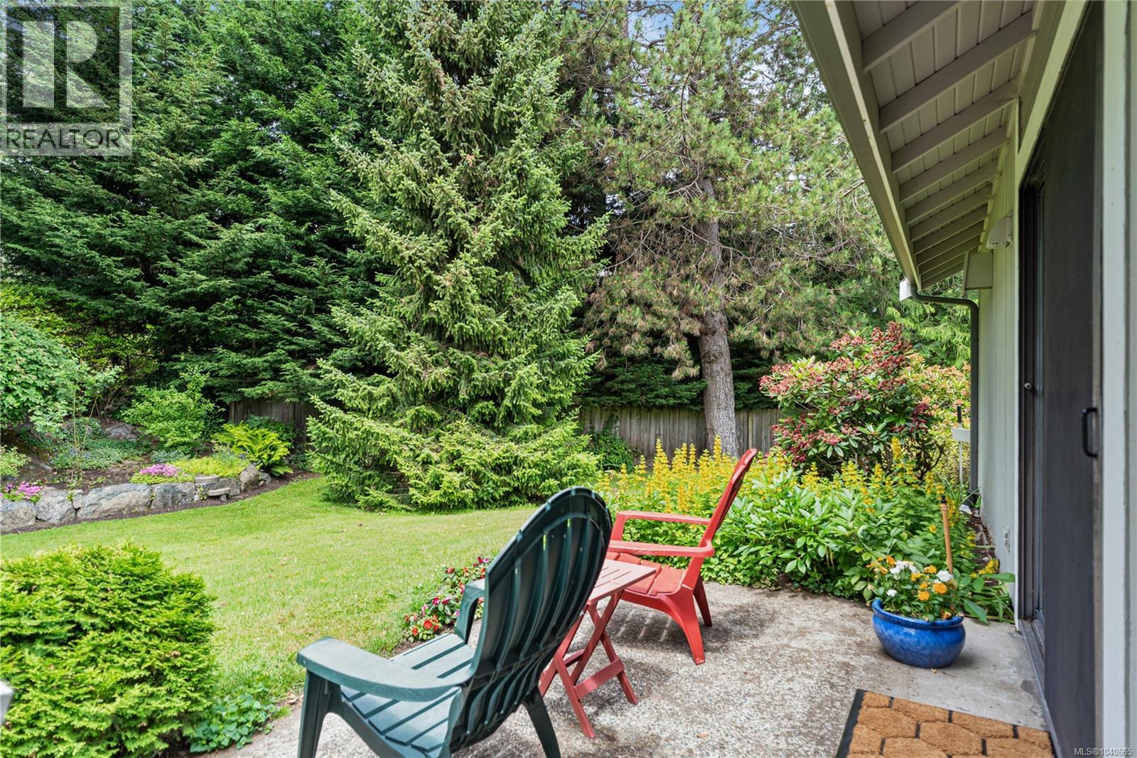 12 4041 Saanich Rd, Saanich, British Columbia  V8X 1Z2 - Photo 26 - 1040665