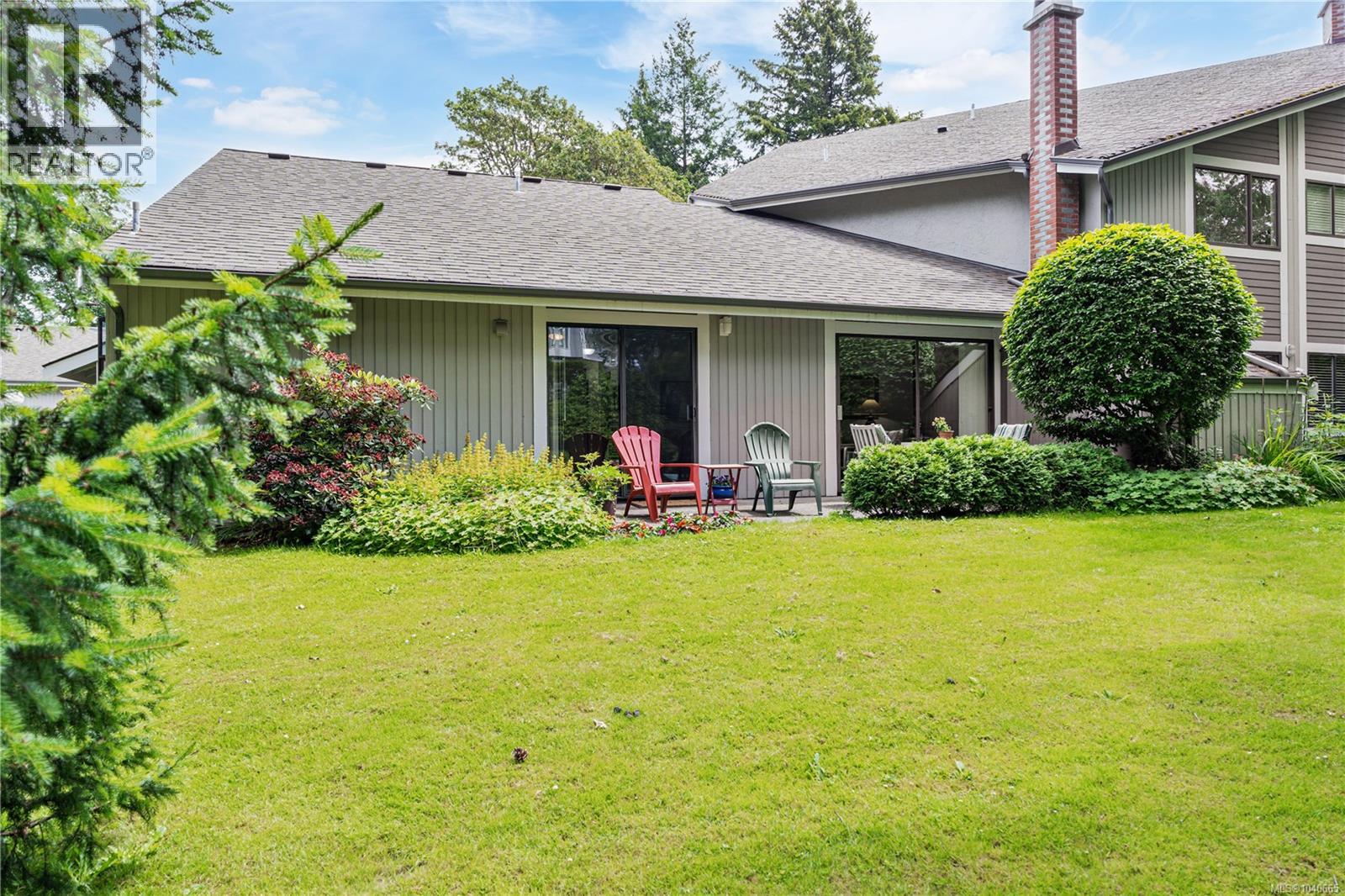 12 4041 Saanich Rd, Saanich, British Columbia  V8X 1Z2 - Photo 29 - 1040665