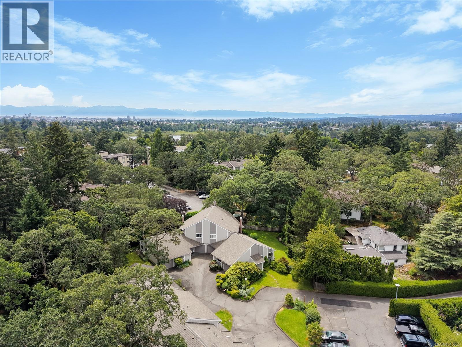 12 4041 Saanich Rd, Saanich, British Columbia  V8X 1Z2 - Photo 33 - 1040665