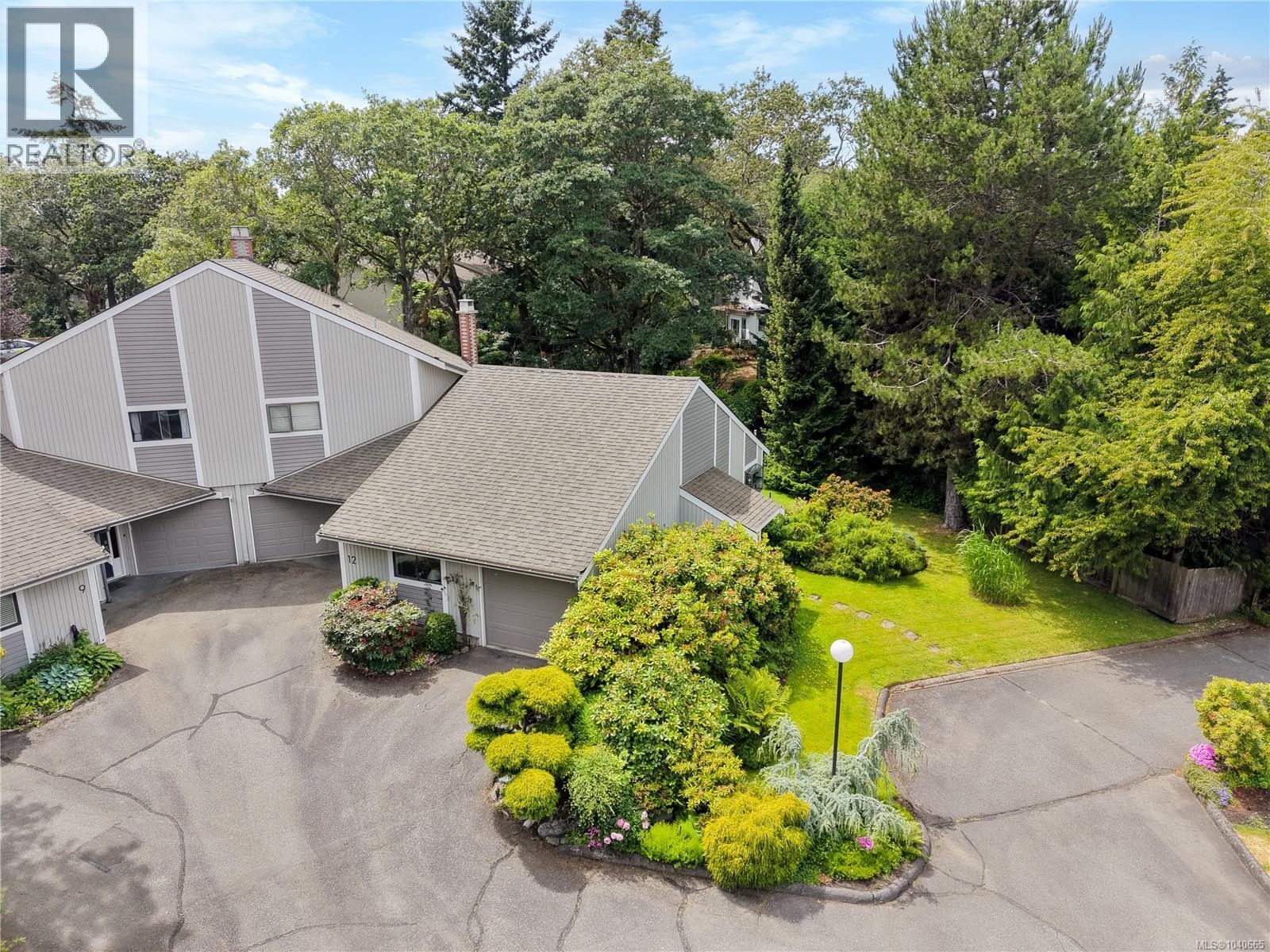 12 4041 Saanich Rd, Saanich, British Columbia  V8X 1Z2 - Photo 5 - 1040665