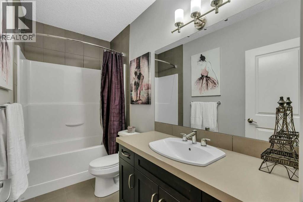 58 Valley Pointe Bay NW, Calgary, Alberta  T3B 6B6 - Photo 37 - A2321587