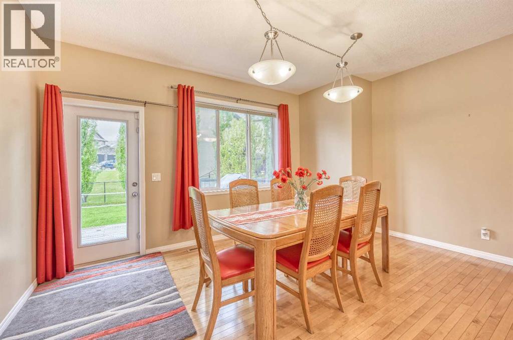 141 Royal Ridge Mount Nw, Calgary, Alberta  T3G 5Z2 - Photo 12 - A2322054