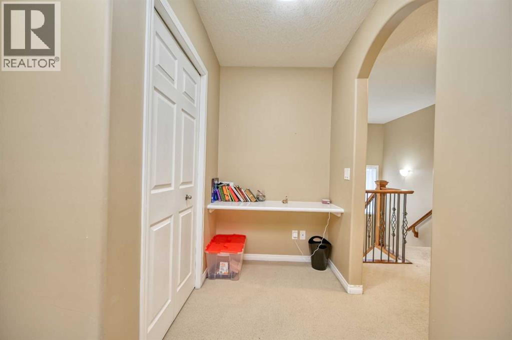 141 Royal Ridge Mount Nw, Calgary, Alberta  T3G 5Z2 - Photo 28 - A2322054