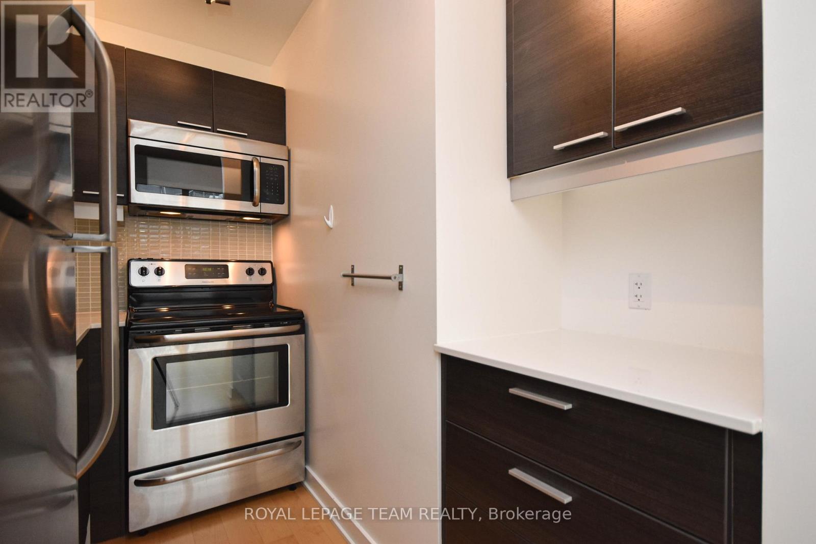 726 - 349 Mcleod Street, Ottawa, Ontario K2P 0S1 - Photo 12 - X13458242
