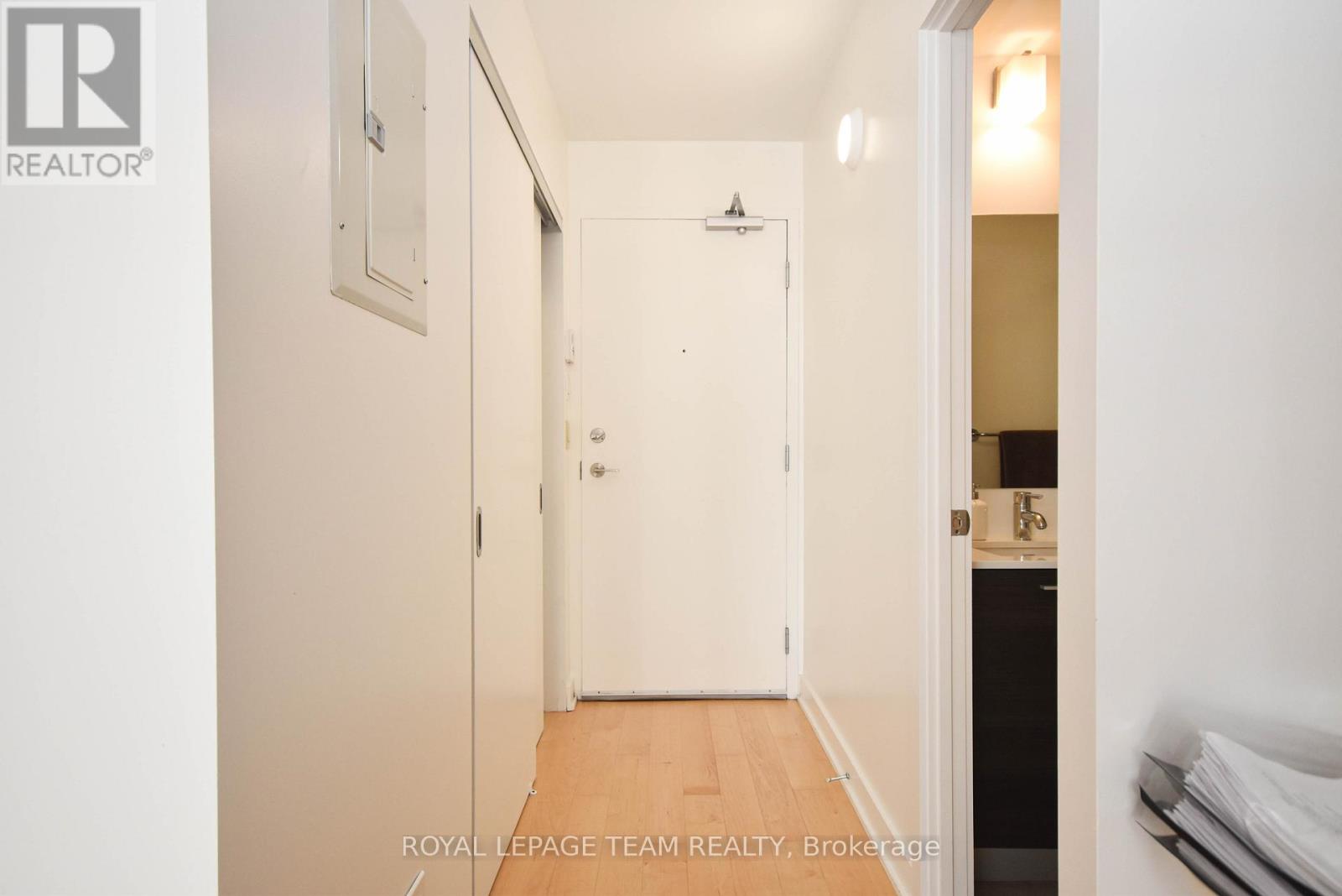 726 - 349 Mcleod Street, Ottawa, Ontario K2P 0S1 - Photo 5 - X13458242