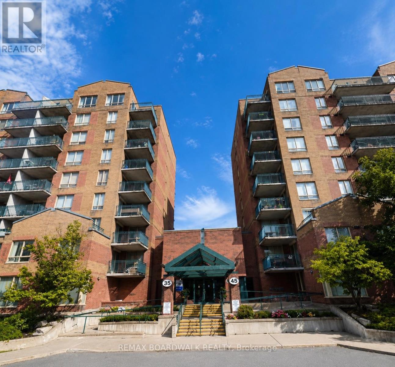 907 - 35 HOLLAND AVENUE, Ottawa, Ontario