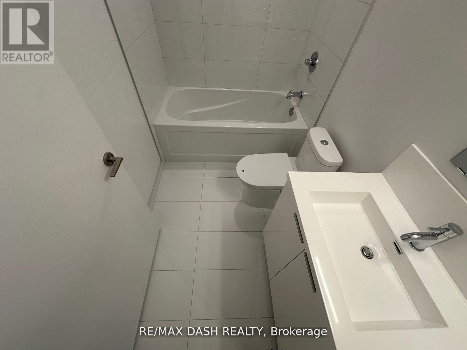 1627 - 230 Simcoe Street, Toronto, Ontario  M5T 1T4 - Photo 4 - C13458138