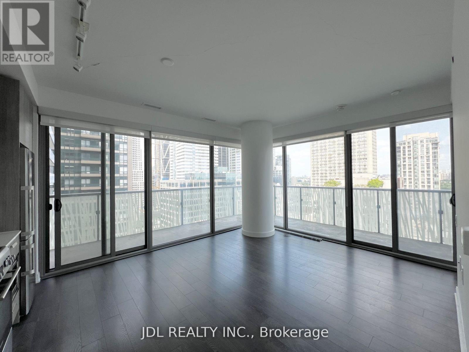2210 - 50 Charles Street E, Toronto, Ontario M4Y 0C3 - Photo 2 - C13458244