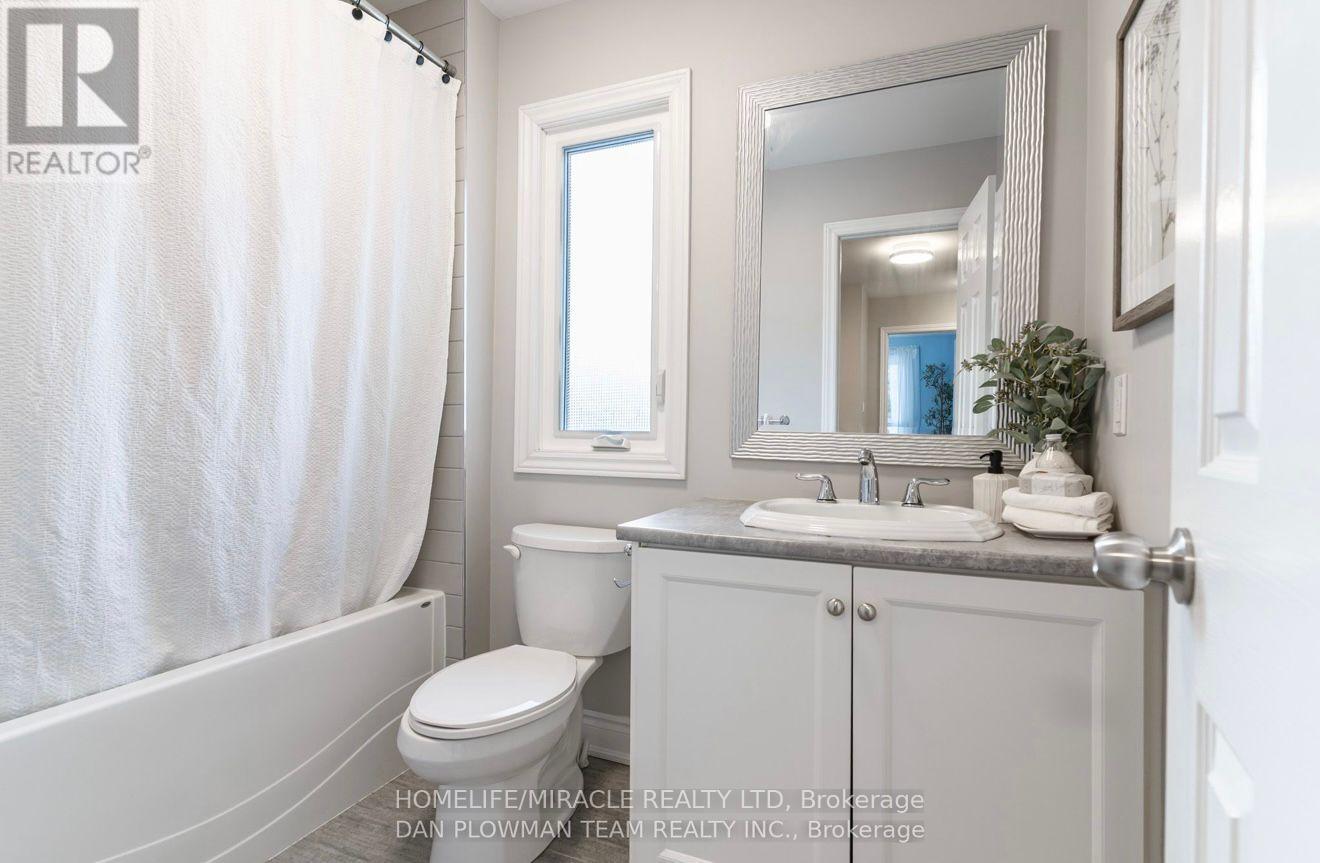 3 Teddington Crescent, Whitby, Ontario  L1R 1S4 - Photo 17 - E13458124
