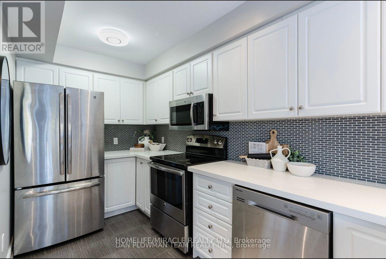 3 Teddington Crescent, Whitby, Ontario  L1R 1S4 - Photo 8 - E13458124