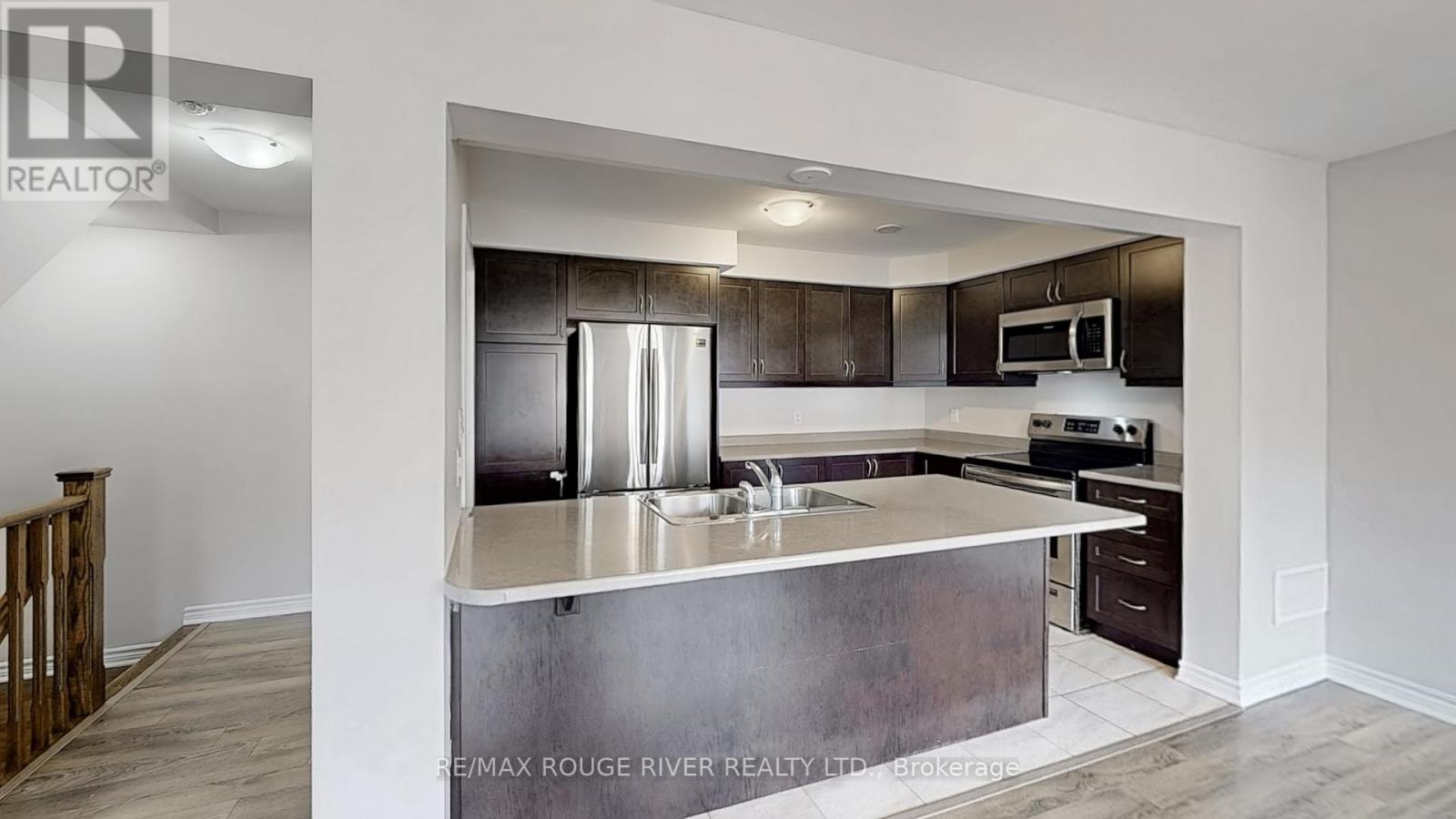 1061 Clipper Lane, Pickering, Ontario L1X 0E9 - Photo 10 - E13458152