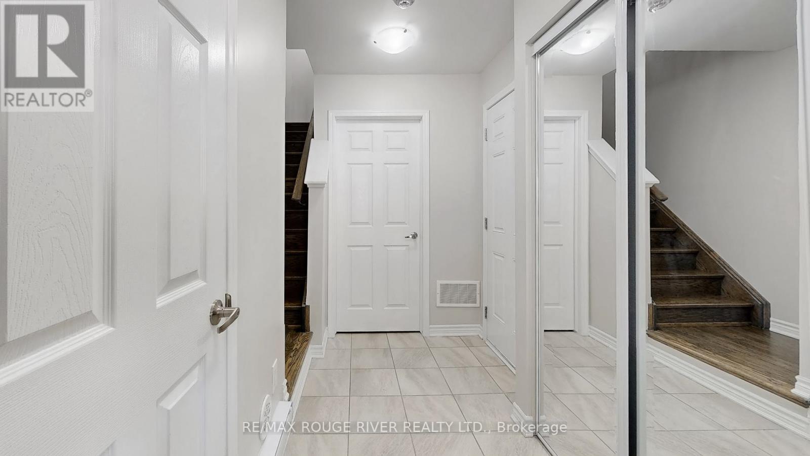 1061 Clipper Lane, Pickering, Ontario L1X 0E9 - Photo 18 - E13458152