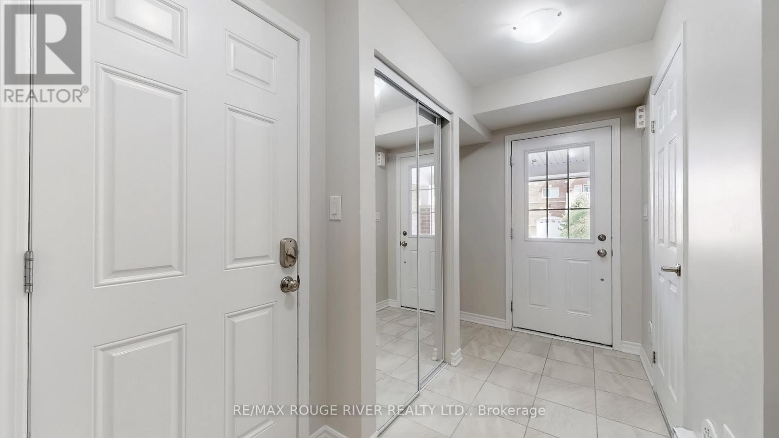 1061 Clipper Lane, Pickering, Ontario L1X 0E9 - Photo 19 - E13458152