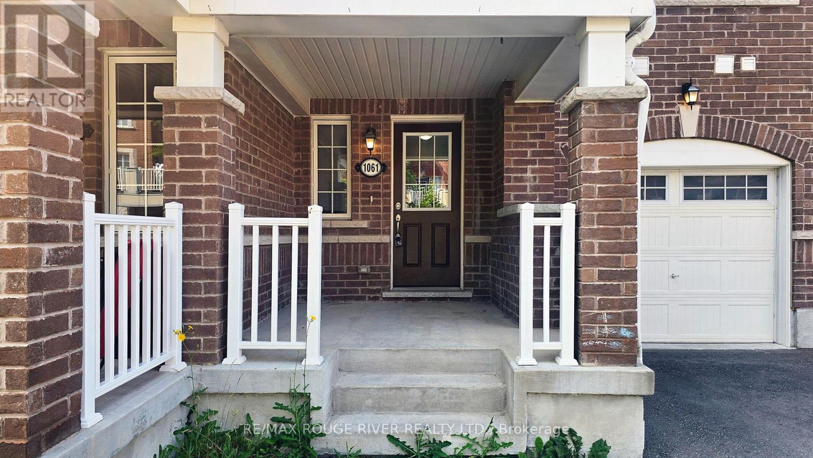 1061 Clipper Lane, Pickering, Ontario L1X 0E9 - Photo 3 - E13458152