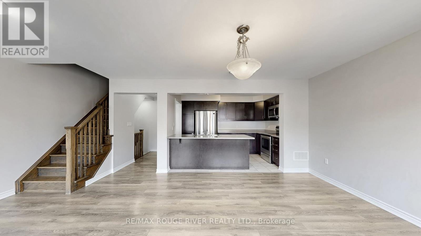 1061 Clipper Lane, Pickering, Ontario L1X 0E9 - Photo 8 - E13458152