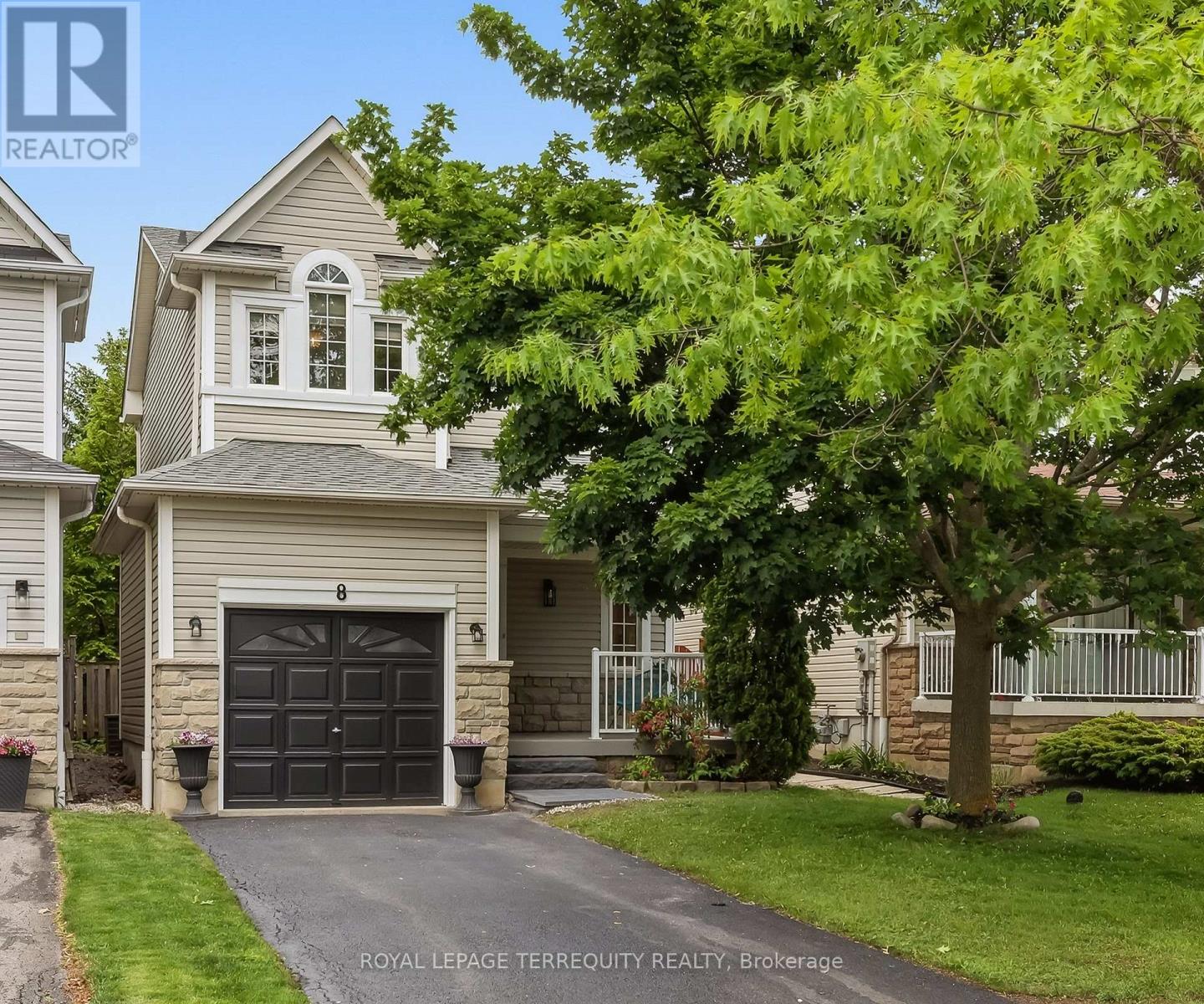 8 SINDEN DRIVE, Whitby, Ontario