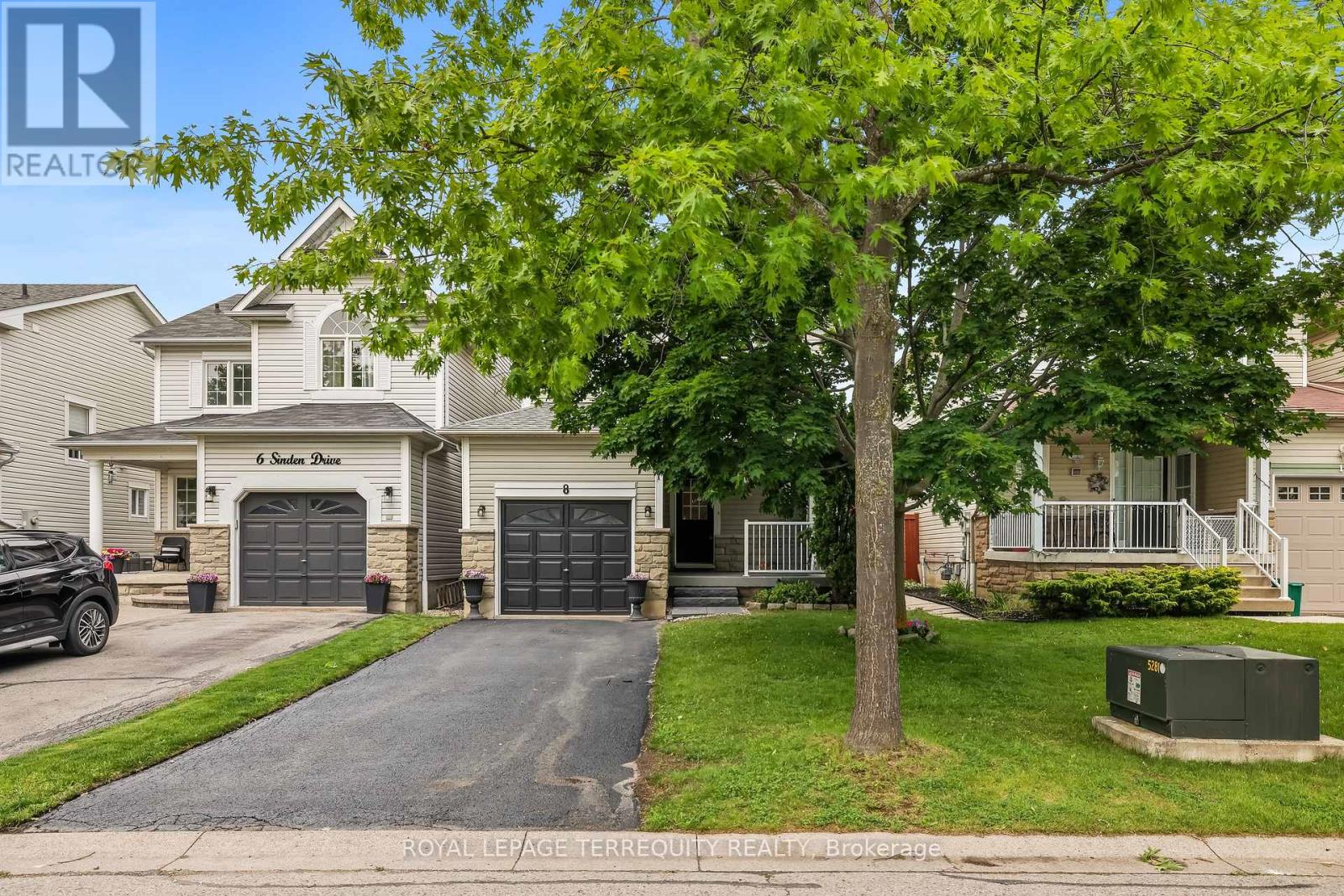 8 Sinden Drive, Whitby, Ontario L1M 2B8 - Photo 2 - E13458238