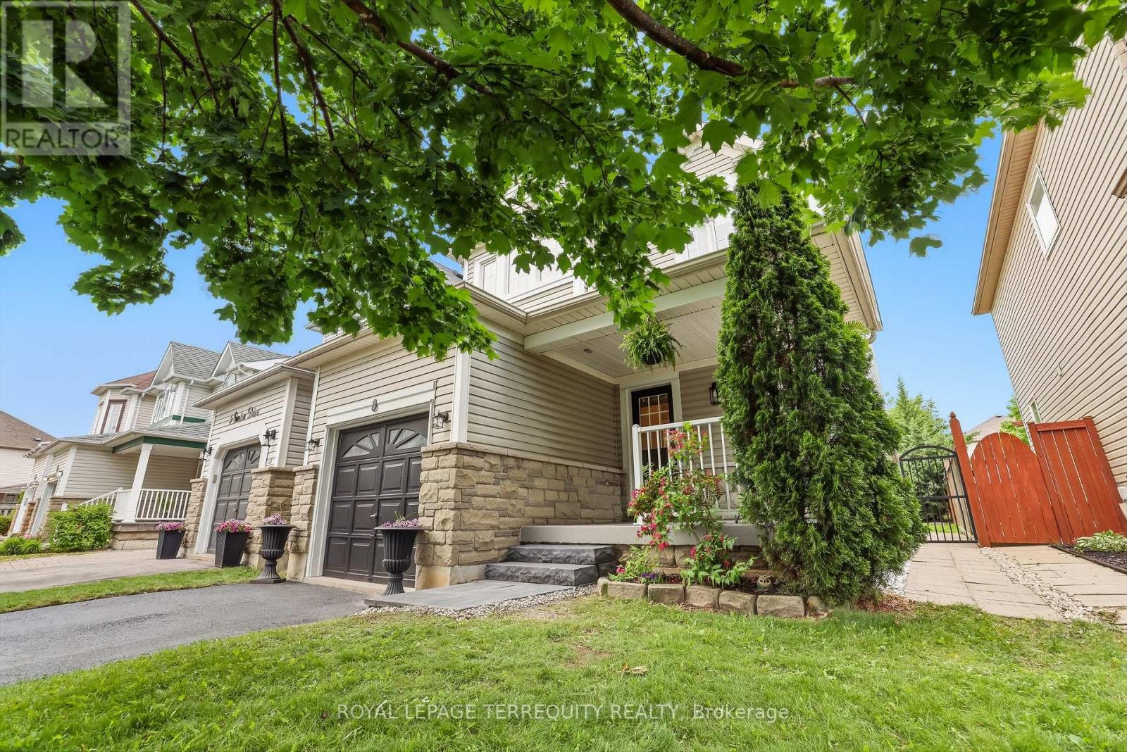 8 Sinden Drive, Whitby, Ontario L1M 2B8 - Photo 3 - E13458238