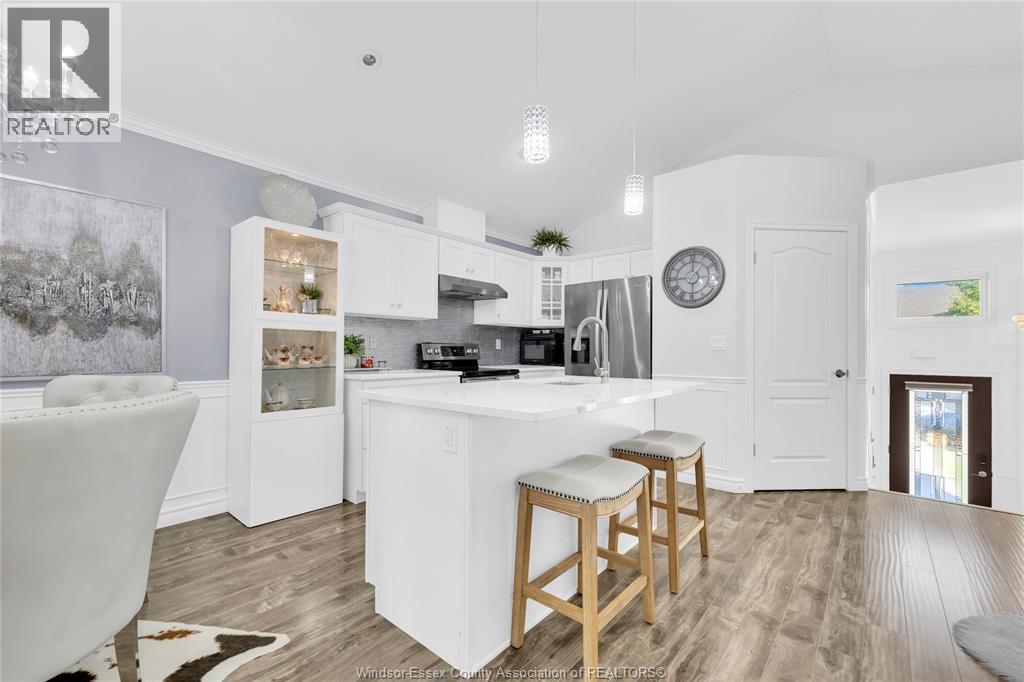 11266 Timber Bay Crescent, Windsor, Ontario  N8R 2L2 - Photo 2 - 26014429