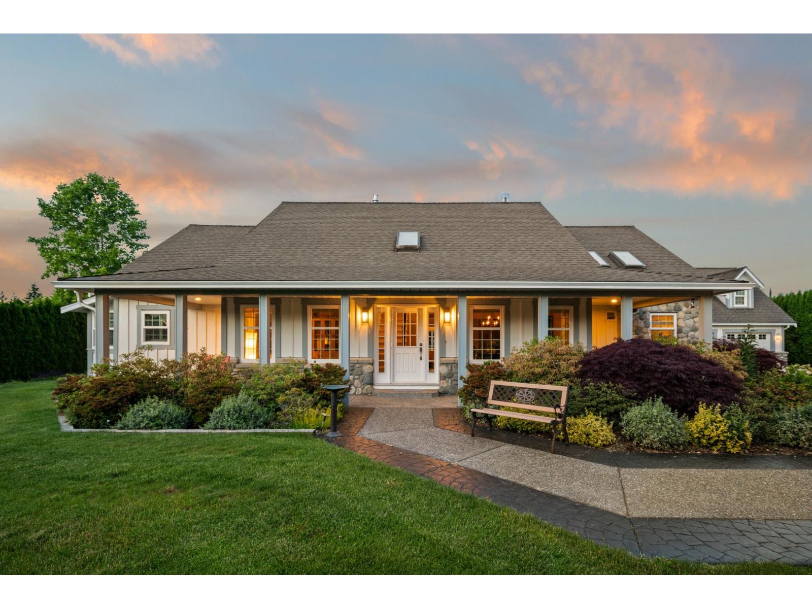 5982 243 Street, Langley, British Columbia  V2Z 2G5 - Photo 2 - R3131153
