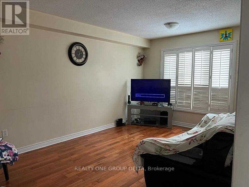 Upper - 24 Arborview Crescent, Toronto, Ontario  M9W 7B3 - Photo 3 - W13429258