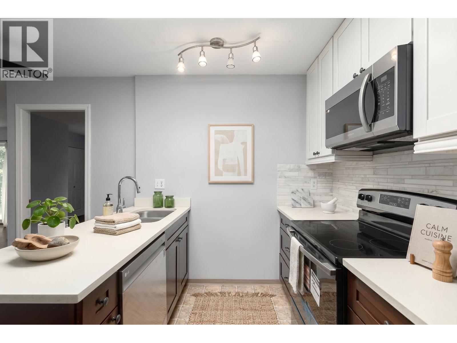 C306 40140 WILLOW CRESCENT