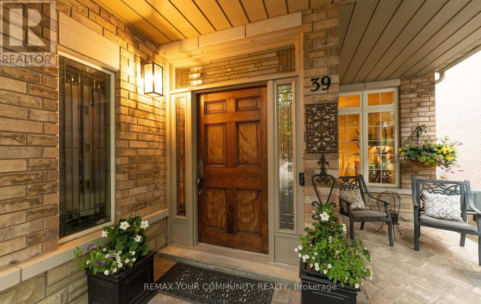 39 Raintree Crescent, Richmond Hill, Ontario L4E 3T6 - Photo 4 - N13458144