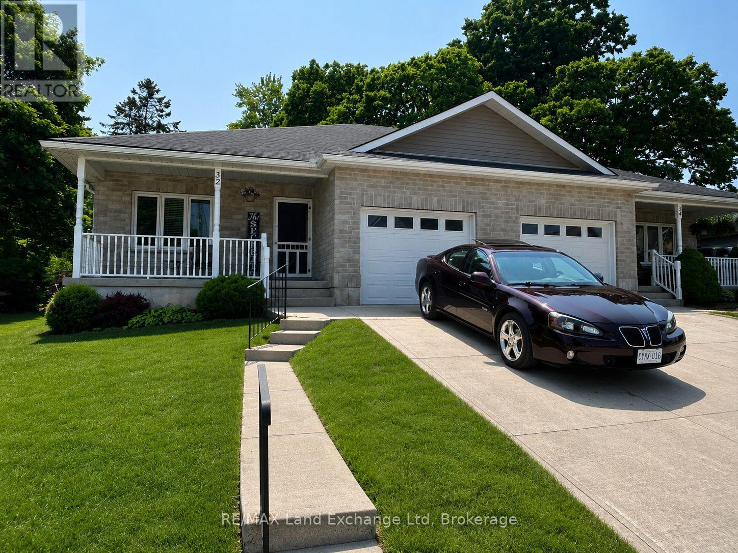 32 VICTORIA STREET W, North Huron, Ontario